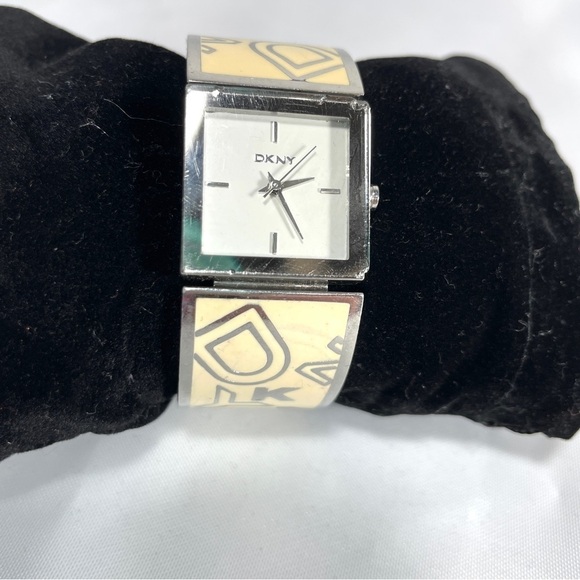 Dkny watch - Picture 7 of 8